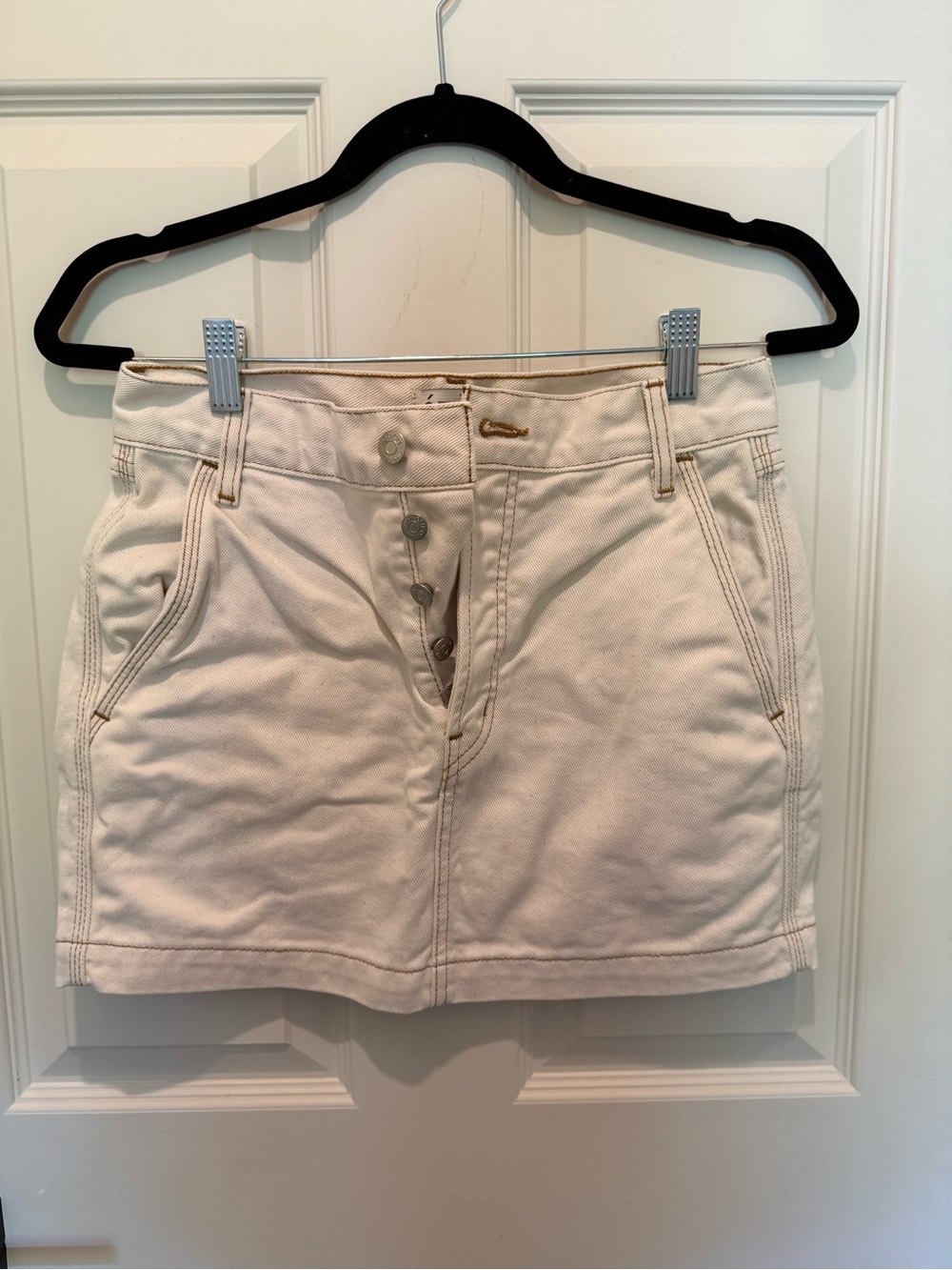 Casual White Button-Front Mini Skirt